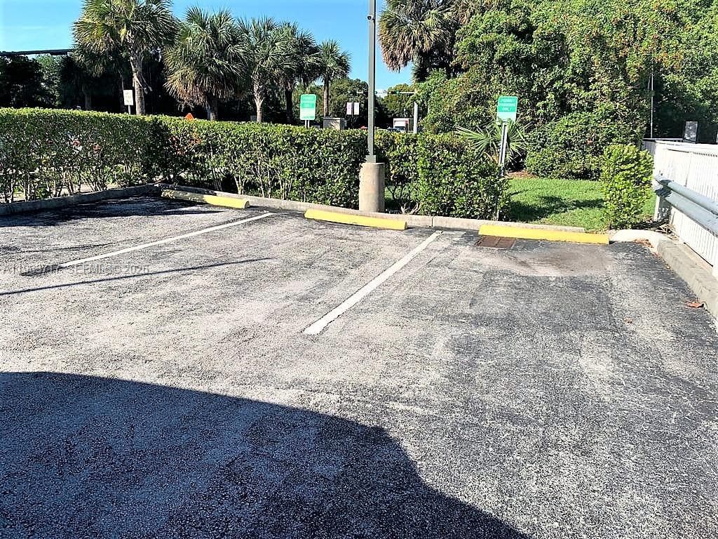 3375 N Country Club Dr, Slip 2, Aventura FL 33180 — 7
