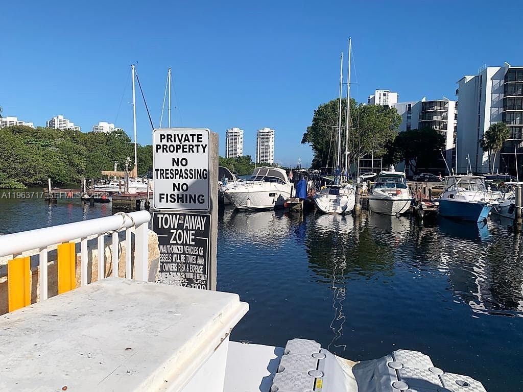3375 N Country Club Dr, Slip 2, Aventura FL 33180 — 4