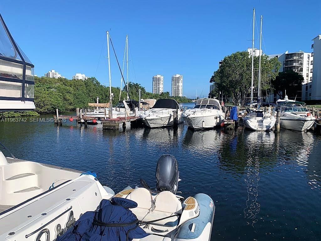 3375 N Country Club Dr Slip 5, Aventura FL 33180 — 4