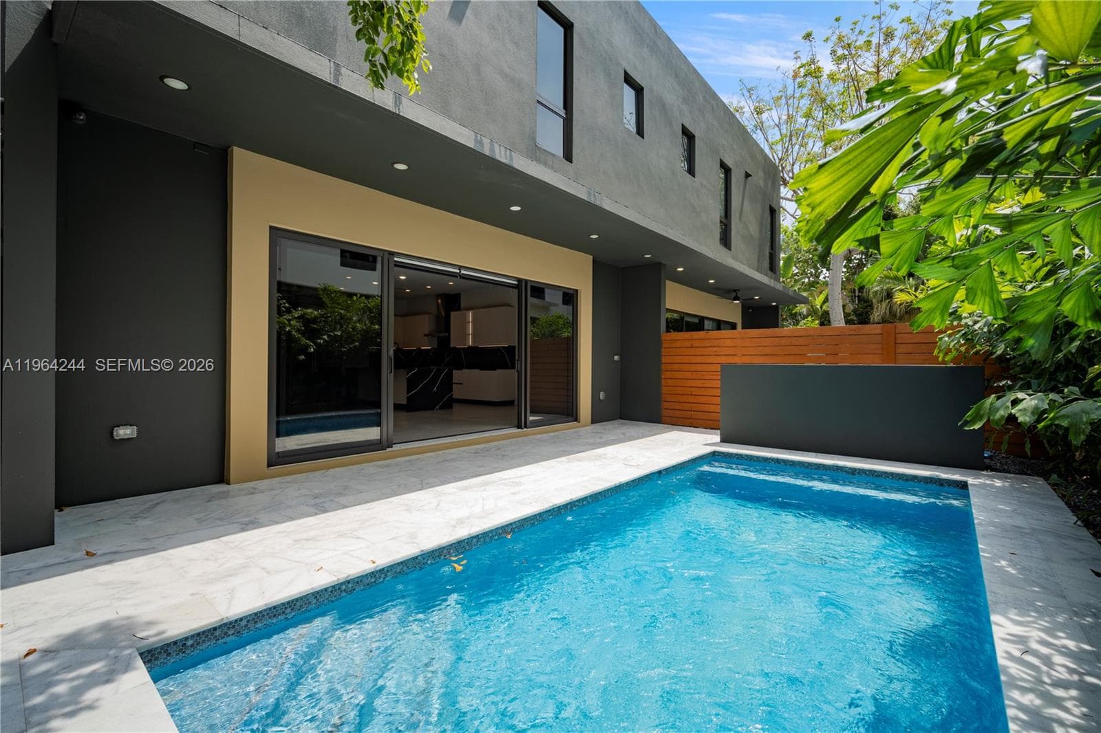 2962 W Trade Ave, Coconut Grove FL 33133 — 6