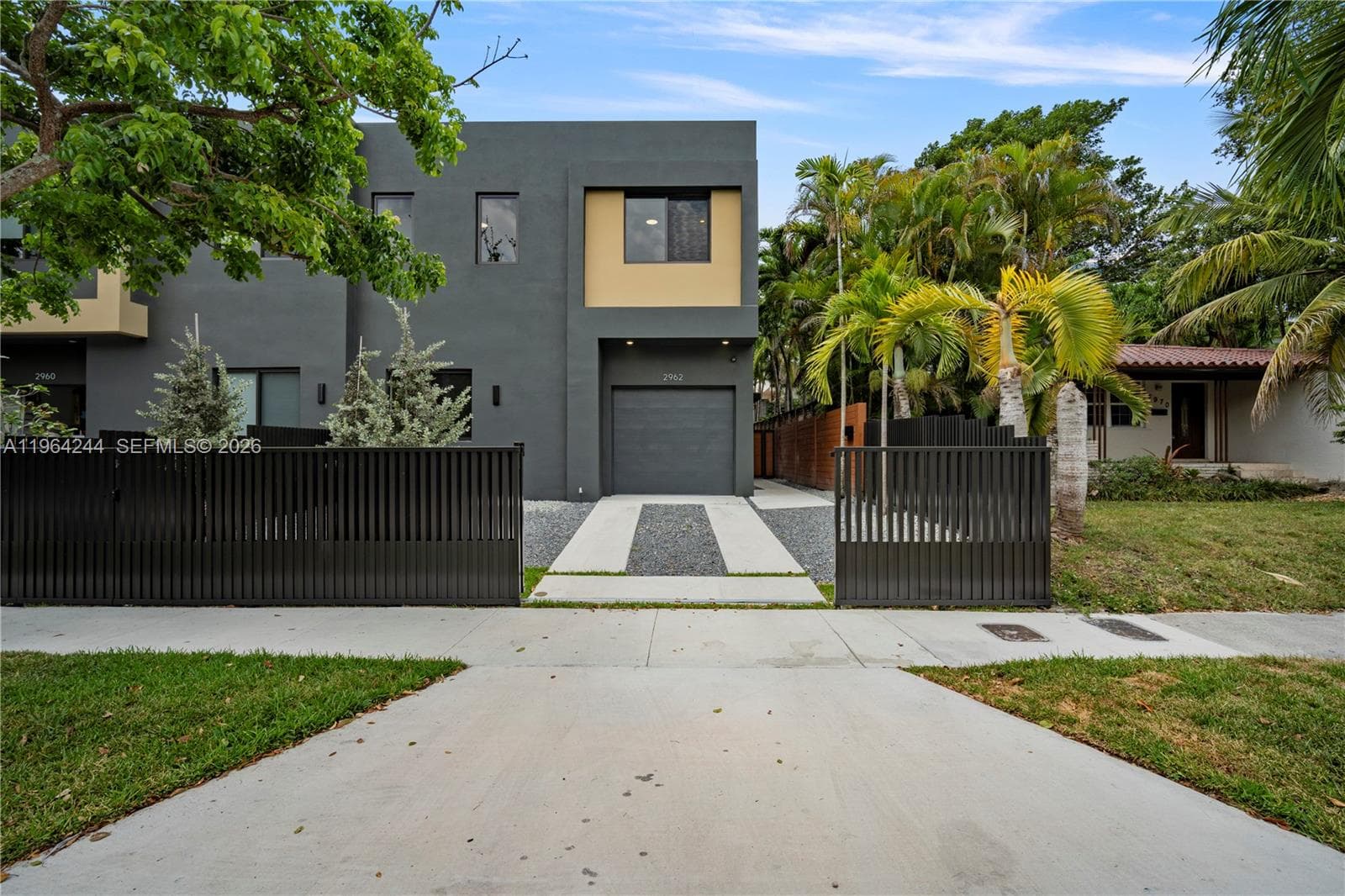 2962 W Trade Ave, Coconut Grove FL 33133 — 53