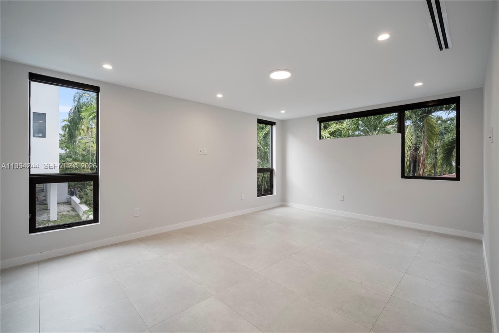 2962 W Trade Ave, Coconut Grove FL 33133 — 24