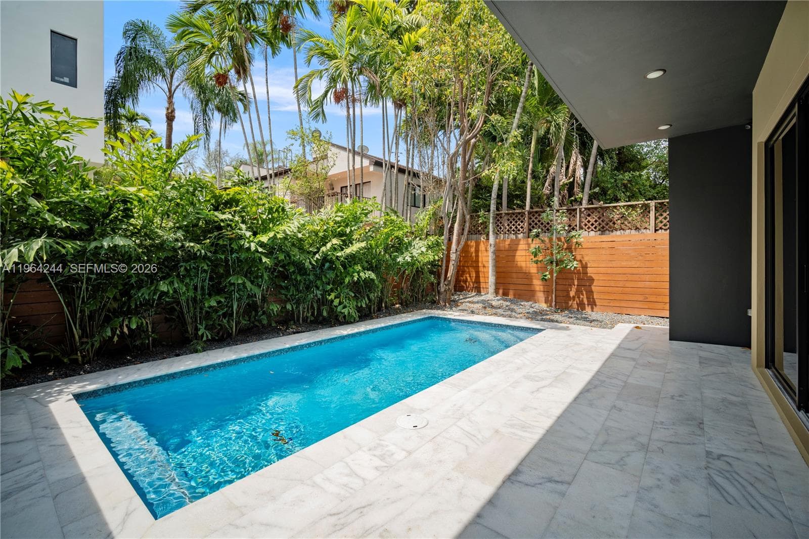 2962 W Trade Ave, Coconut Grove FL 33133 — 49