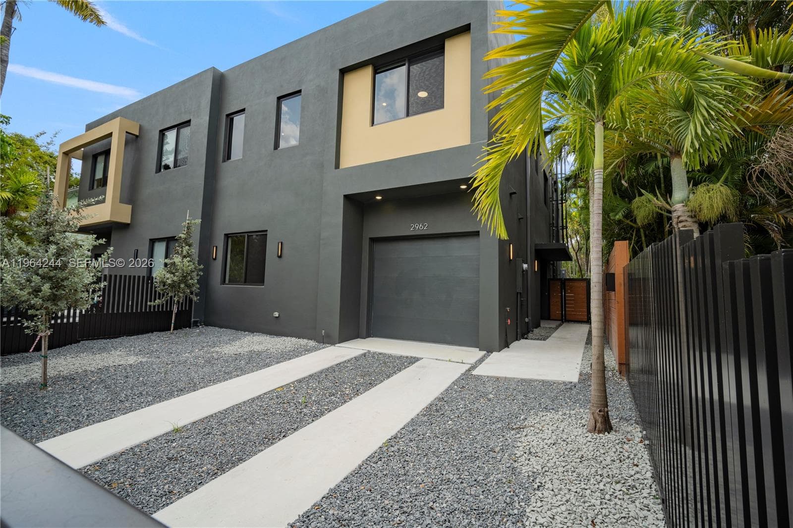 2962 W Trade Ave, Coconut Grove FL 33133 — 51