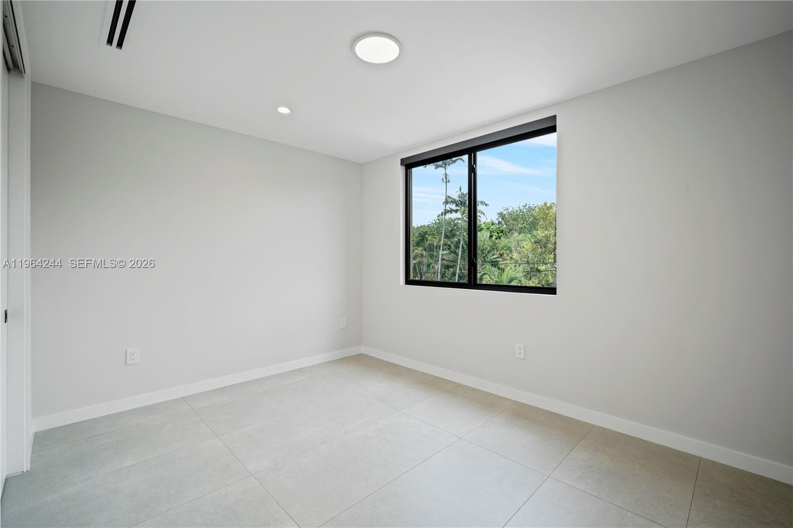 2962 W Trade Ave, Coconut Grove FL 33133 — 39