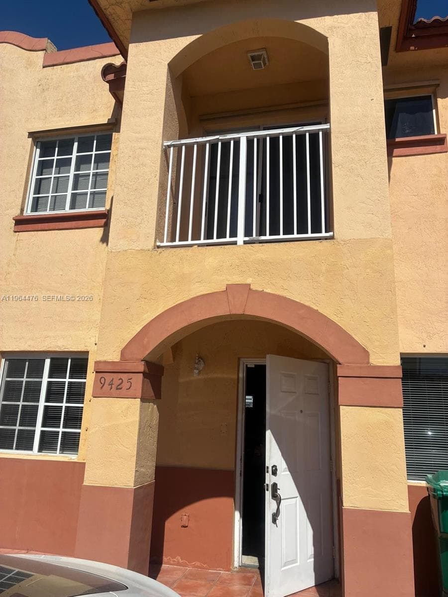 9425 NW 114th Ln # 3, Hialeah Gardens FL 33018 — 1
