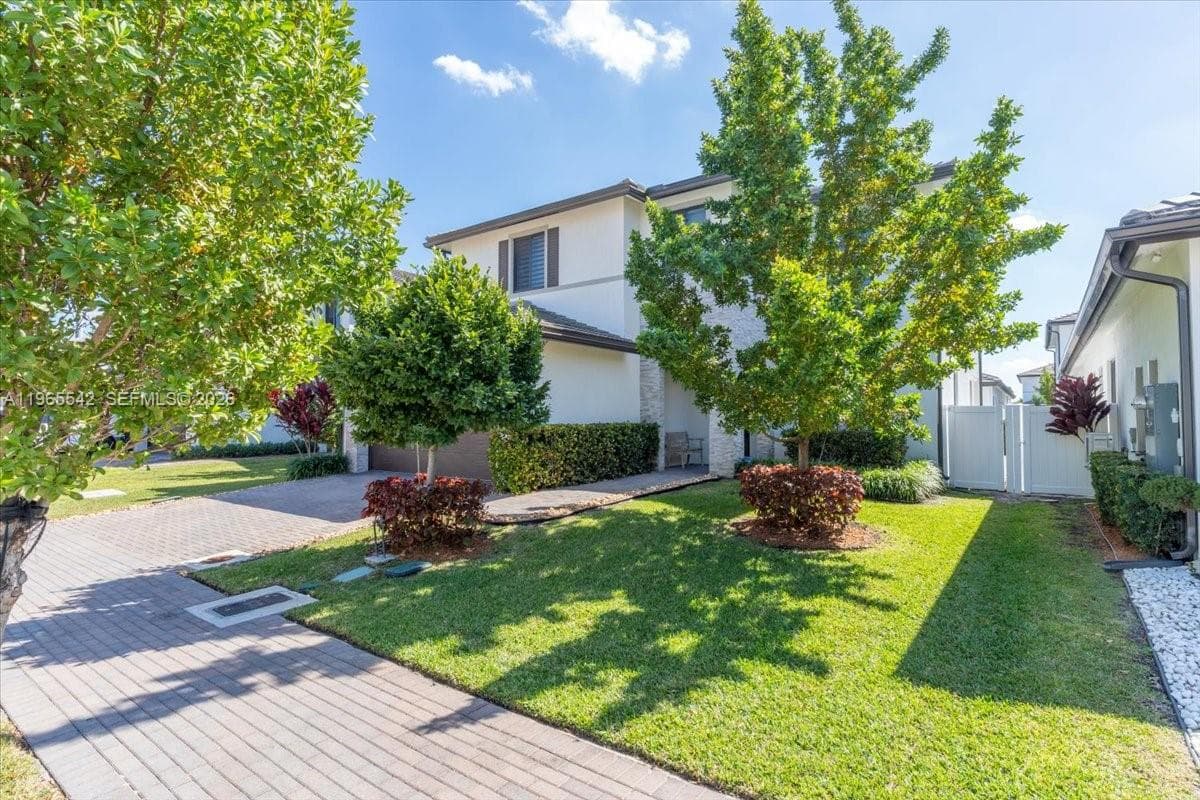 8096 NW 48th Ter, Doral FL 33166 — 5