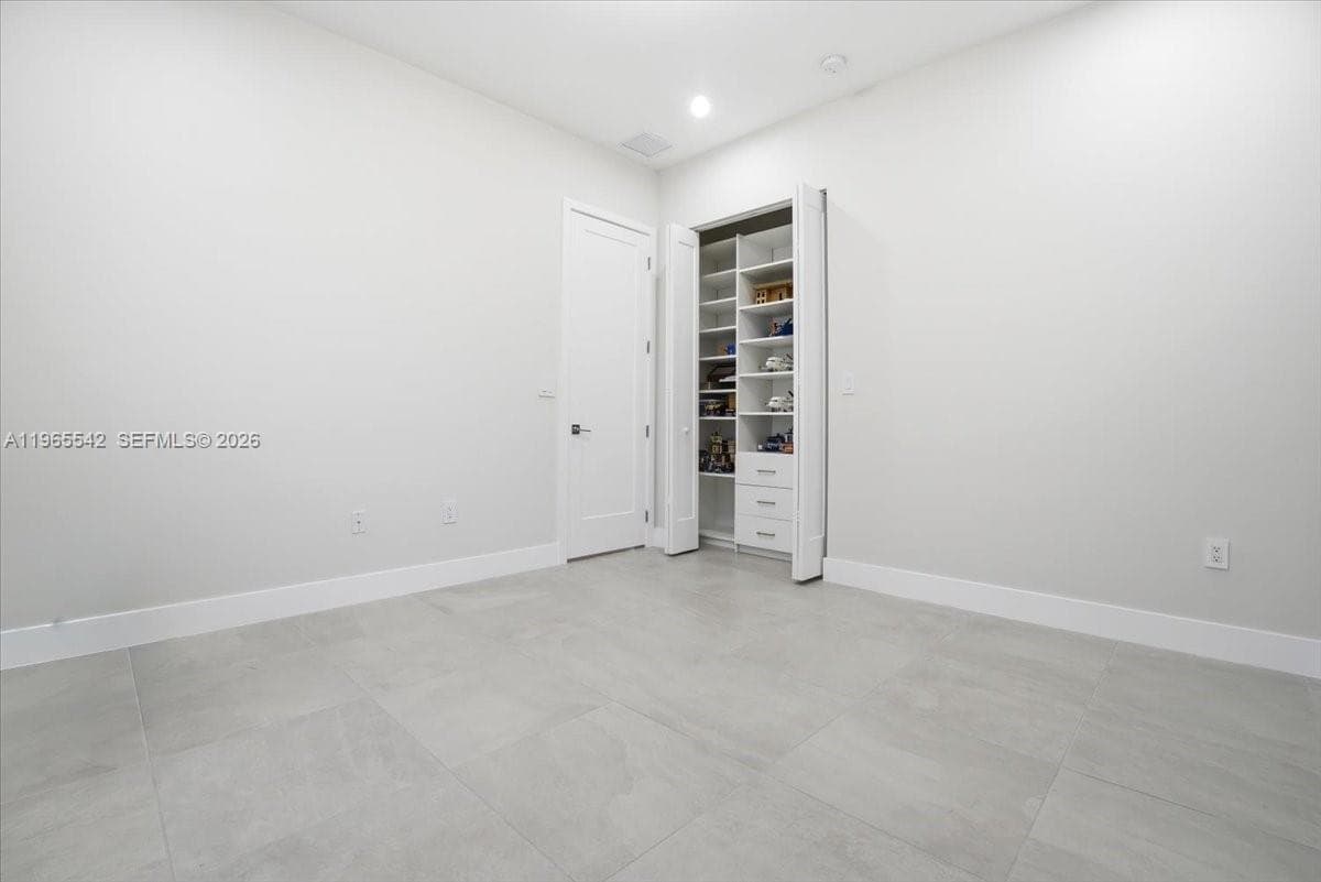 8096 NW 48th Ter, Doral FL 33166 — 18