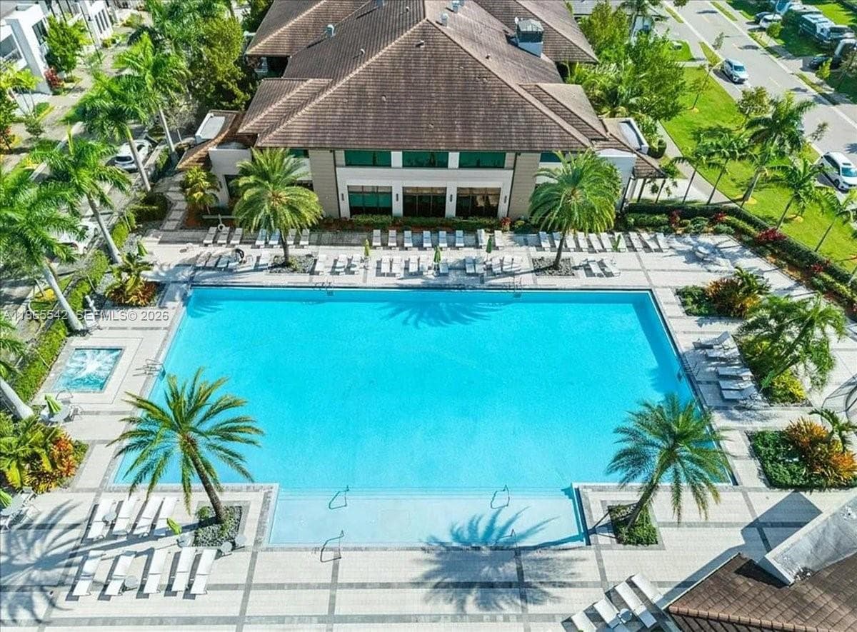 8096 NW 48th Ter, Doral FL 33166 — 55