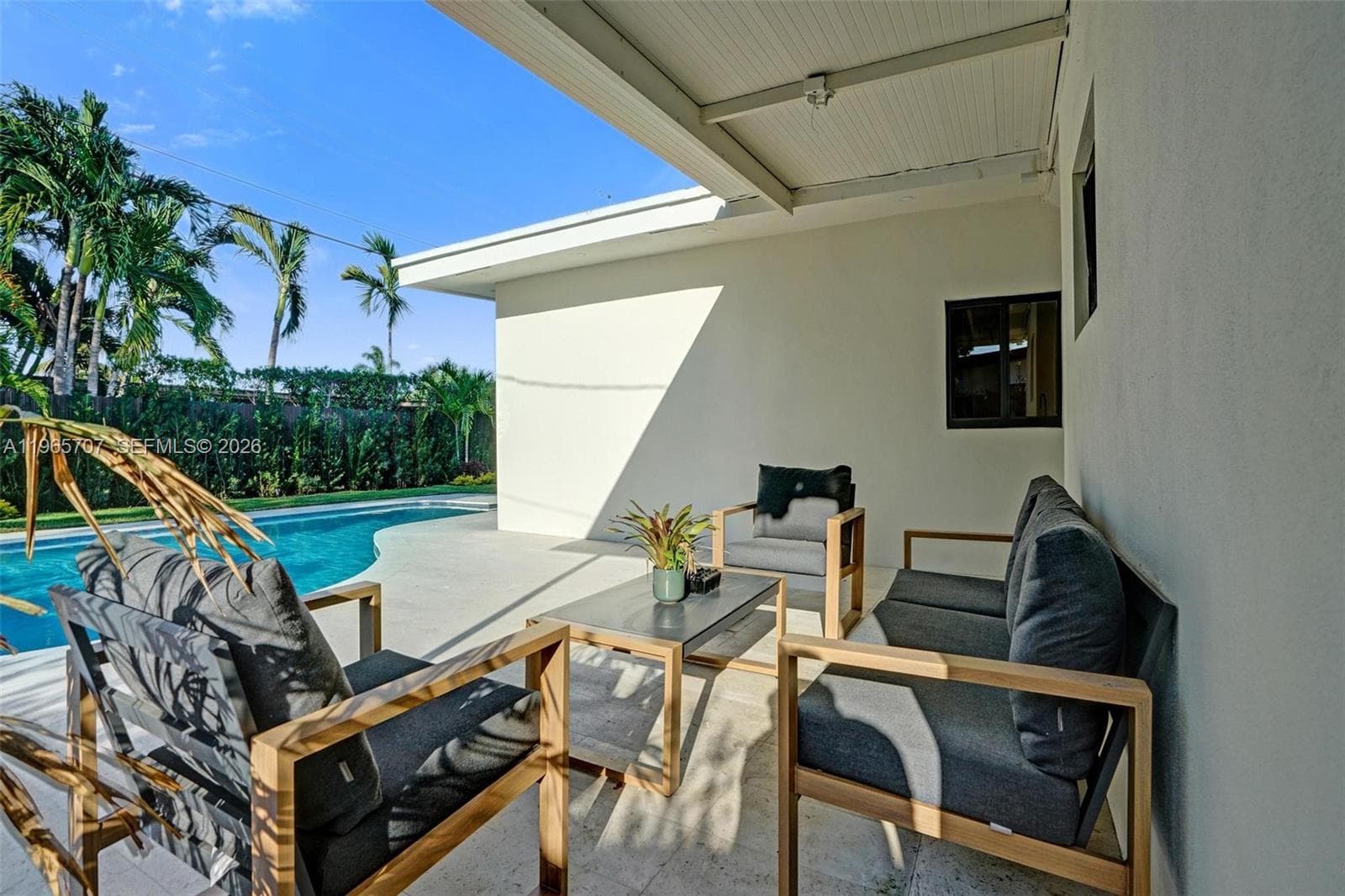 1941 NE 186th Dr, North Miami Beach FL 33179 — 52