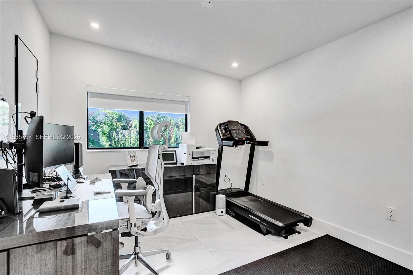 1941 NE 186th Dr, North Miami Beach FL 33179 — 20