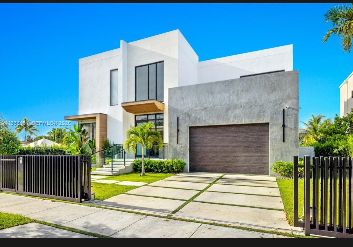 2050 S Hibiscus Dr, North Miami FL 33181 — 2
