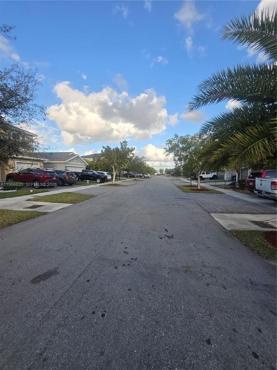 613 NE 5th Way, Florida City FL 33034 — 9