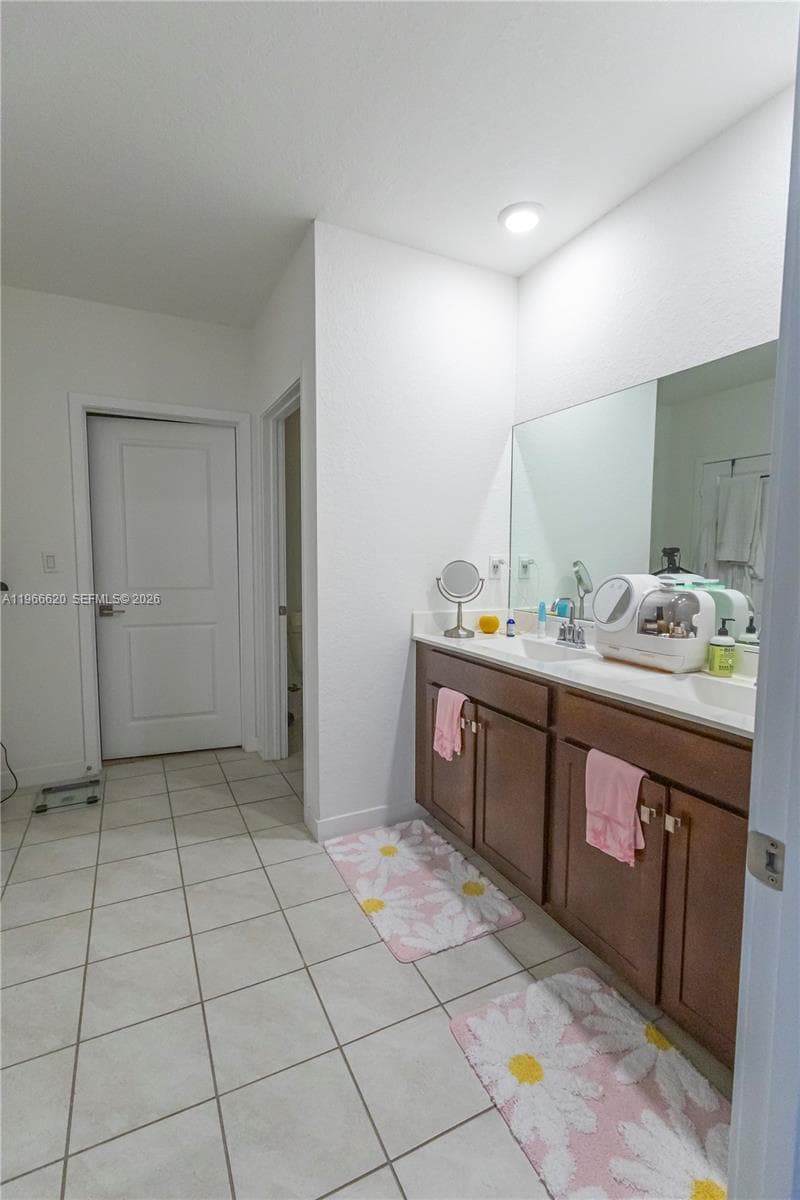 613 NE 5th Way, Florida City FL 33034 — 54
