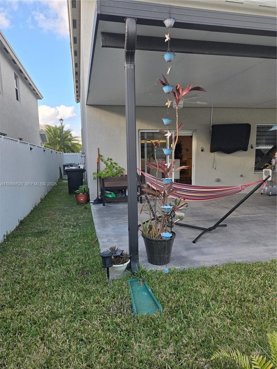 613 NE 5th Way, Florida City FL 33034 — 21