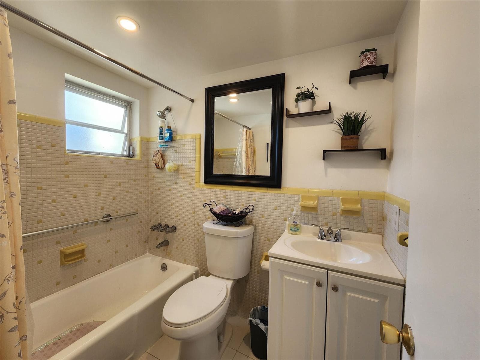 17090 NE 14th Avenue # 211, North Miami Beach FL 33162 — 7