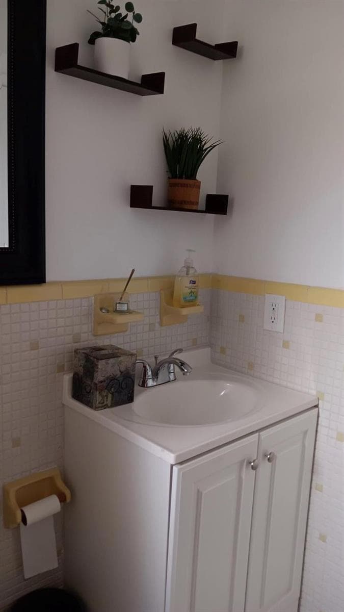 17090 NE 14th Avenue # 211, North Miami Beach FL 33162 — 14