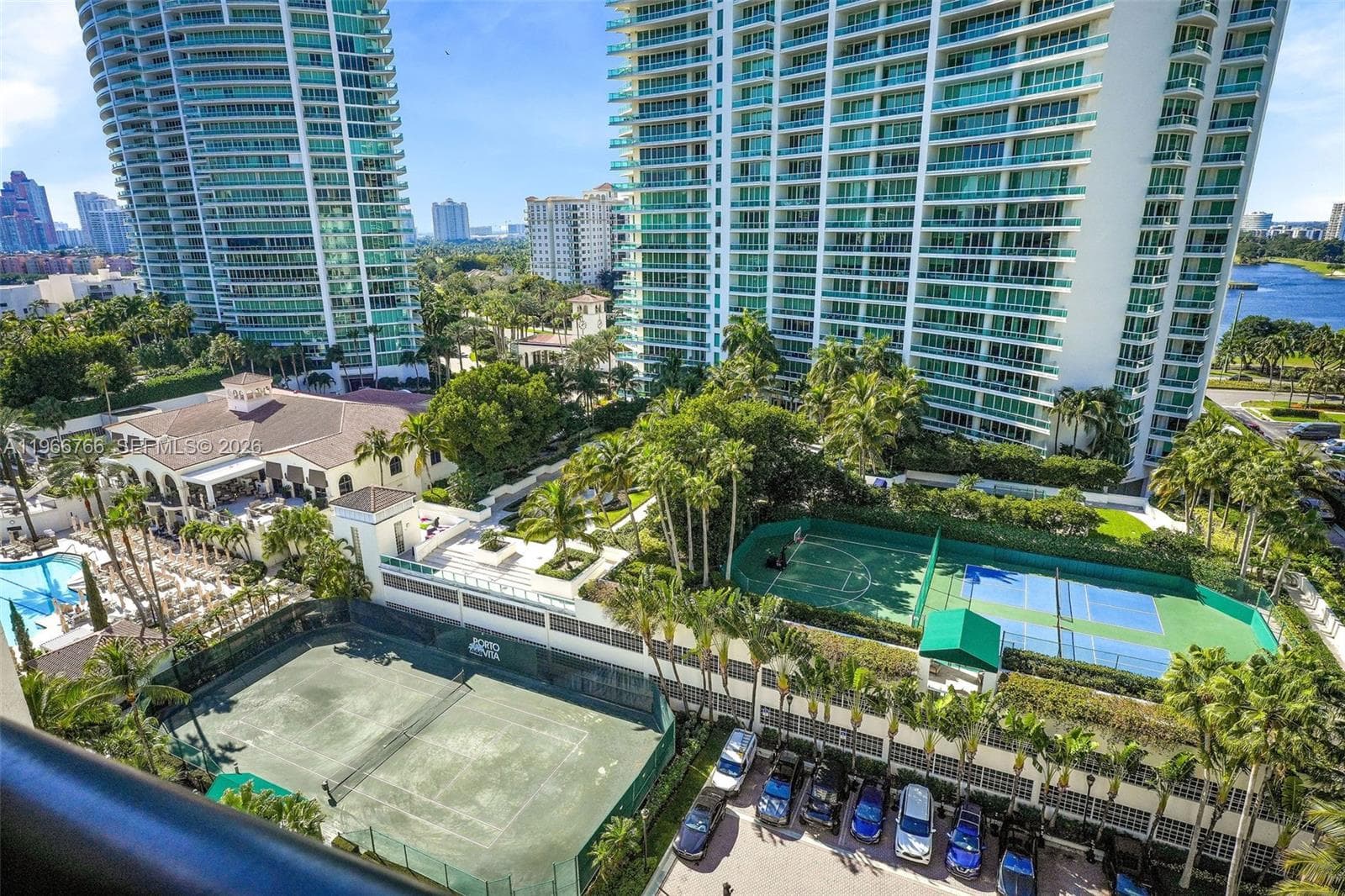 20165 NE 39th Pl, Aventura FL 33180 — 36