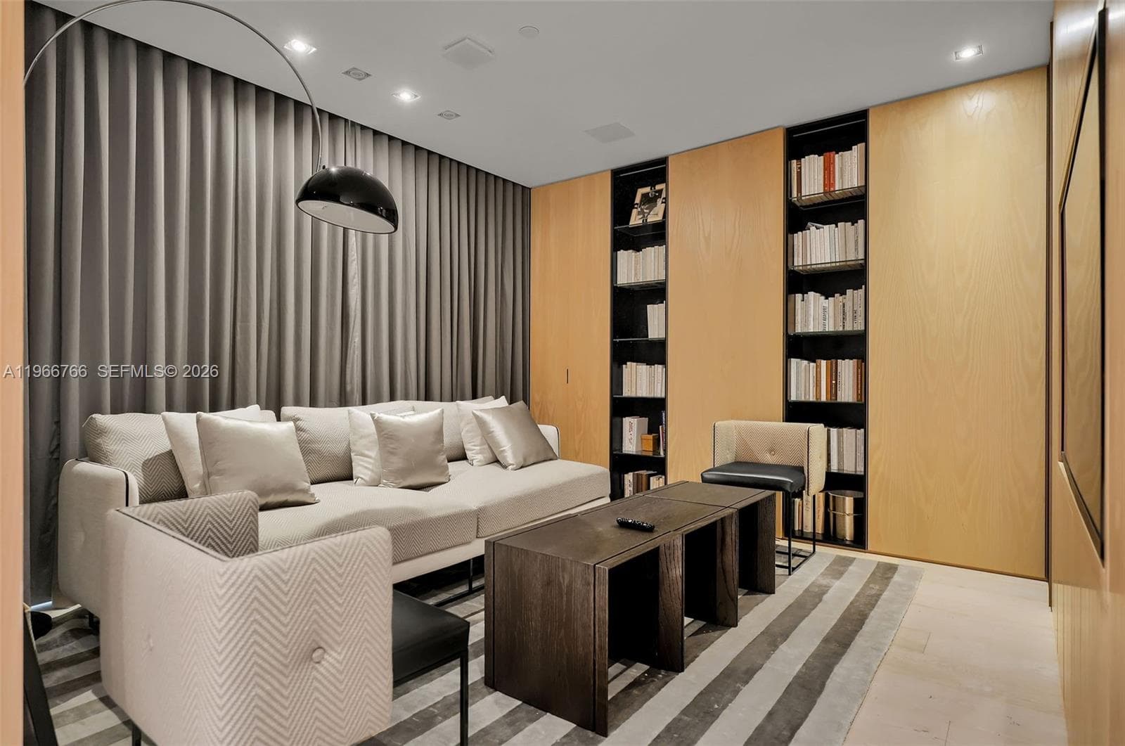 20165 NE 39th Pl, Aventura FL 33180 — 24