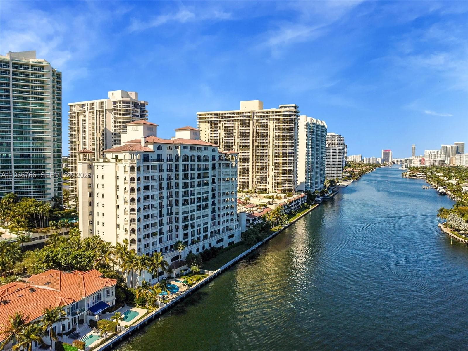 20165 NE 39th Pl, Aventura FL 33180 — 33