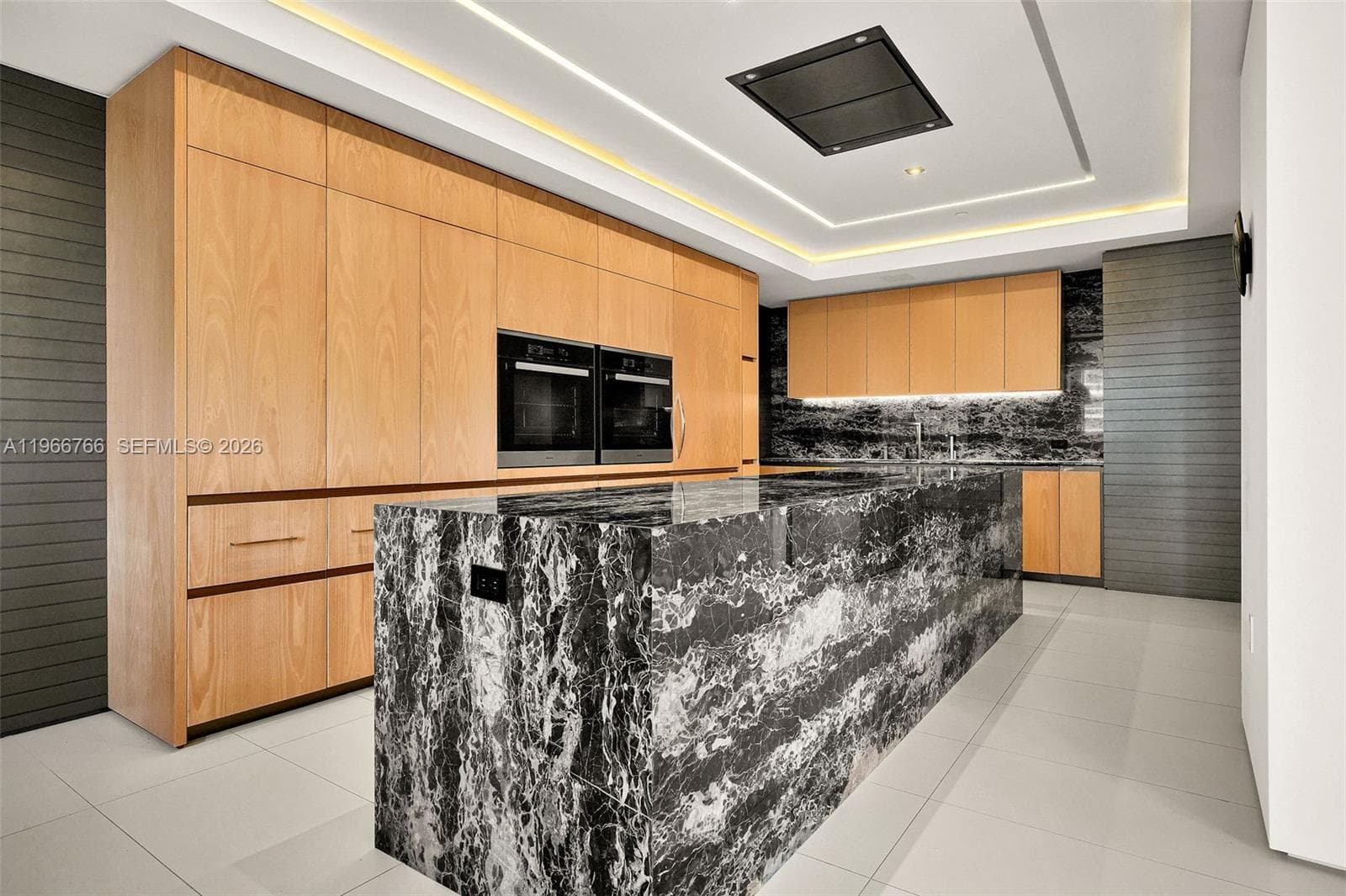 20165 NE 39th Pl, Aventura FL 33180 — 21