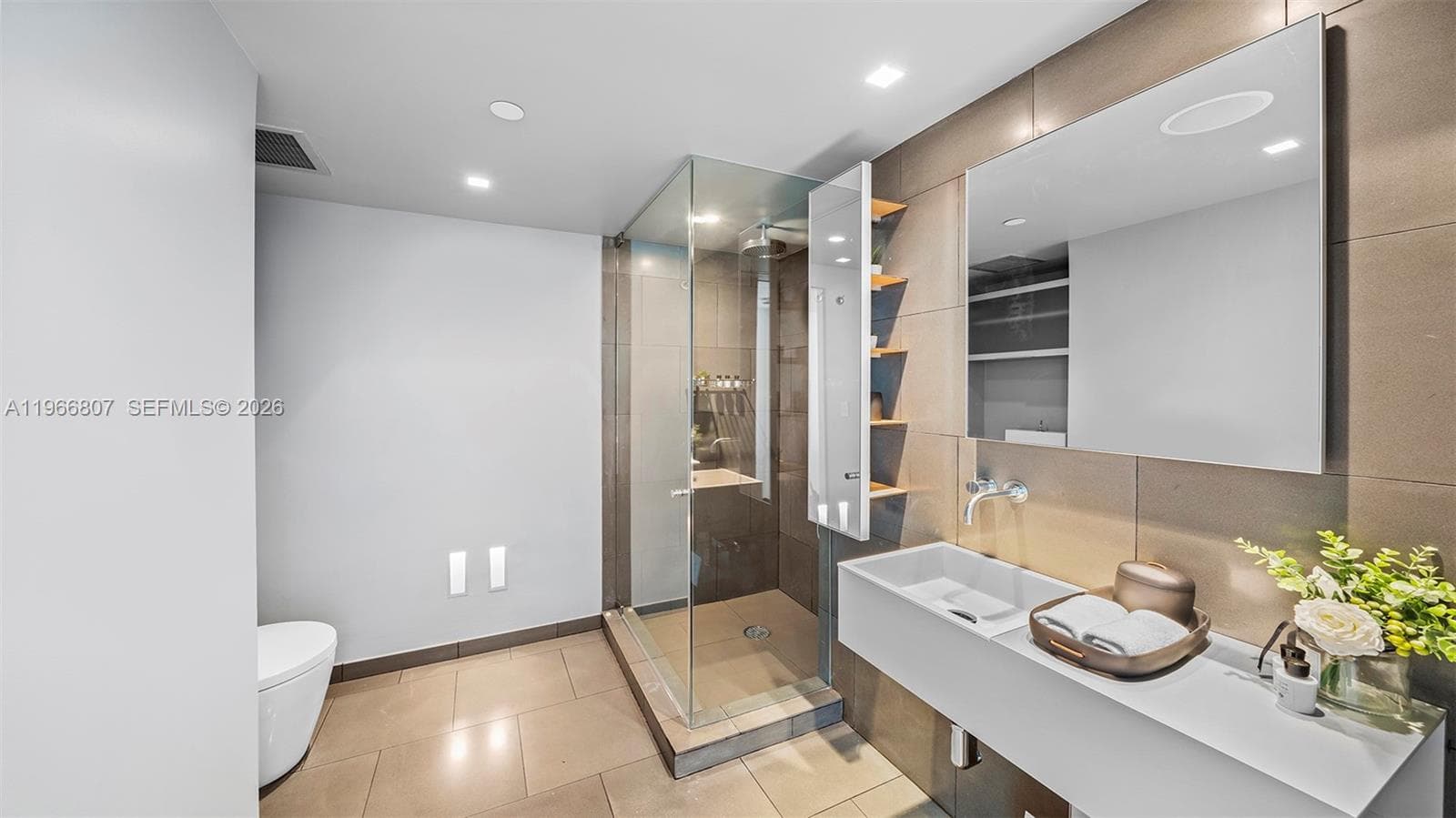 101 20th St # 3909, Miami Beach FL 33139 — 42
