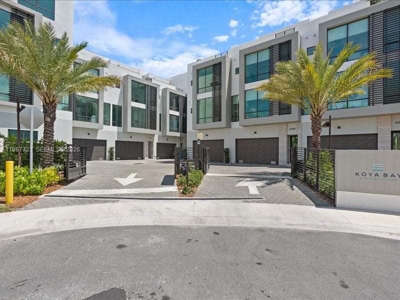 4008 NE 167th St # 6, North Miami Beach FL 33160 — 2