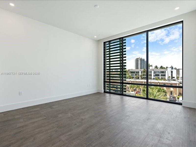 4008 NE 167th St # 6, North Miami Beach FL 33160 — 17