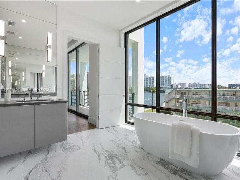 4008 NE 167th St # 6, North Miami Beach FL 33160 — 22