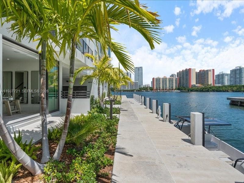 4008 NE 167th St # 6, North Miami Beach FL 33160 — 3
