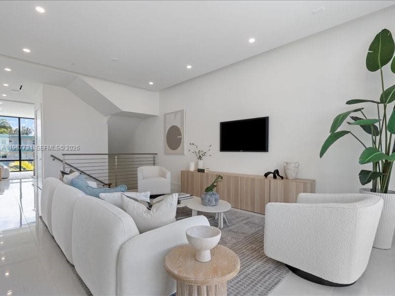 4008 NE 167th St # 6, North Miami Beach FL 33160 — 9