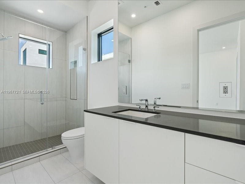 4008 NE 167th St # 6, North Miami Beach FL 33160 — 18