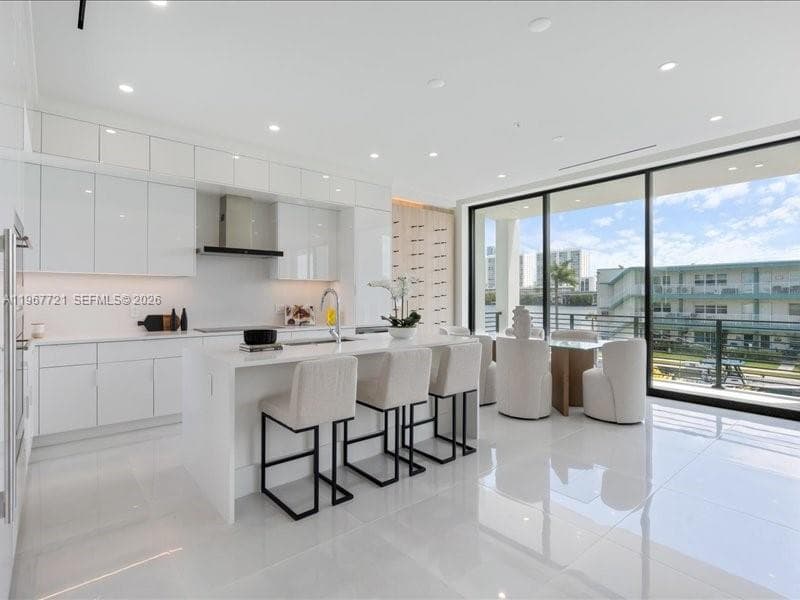 4008 NE 167th St # 6, North Miami Beach FL 33160 — 8