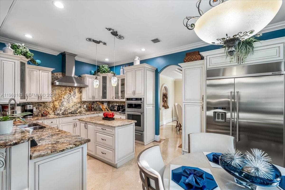 7851 NW 166th Ter, Miami Lakes FL 33016 — 12