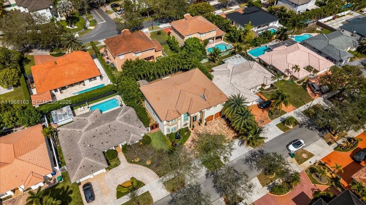 7851 NW 166th Ter, Miami Lakes FL 33016 — 66