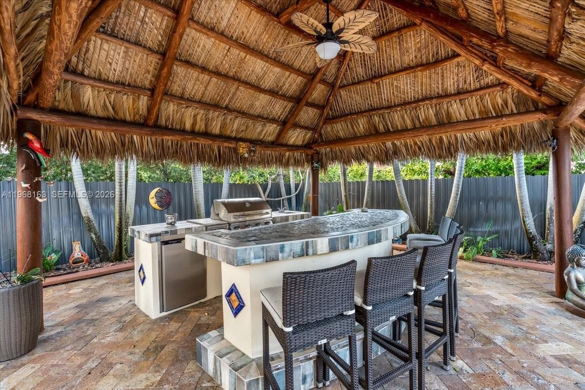 7851 NW 166th Ter, Miami Lakes FL 33016 — 33