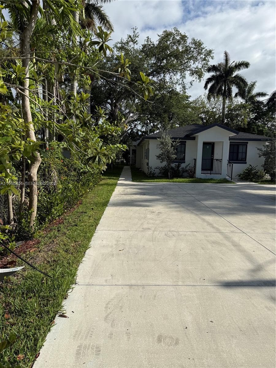 210 SW 3rd St, Florida City FL 33034 — 3