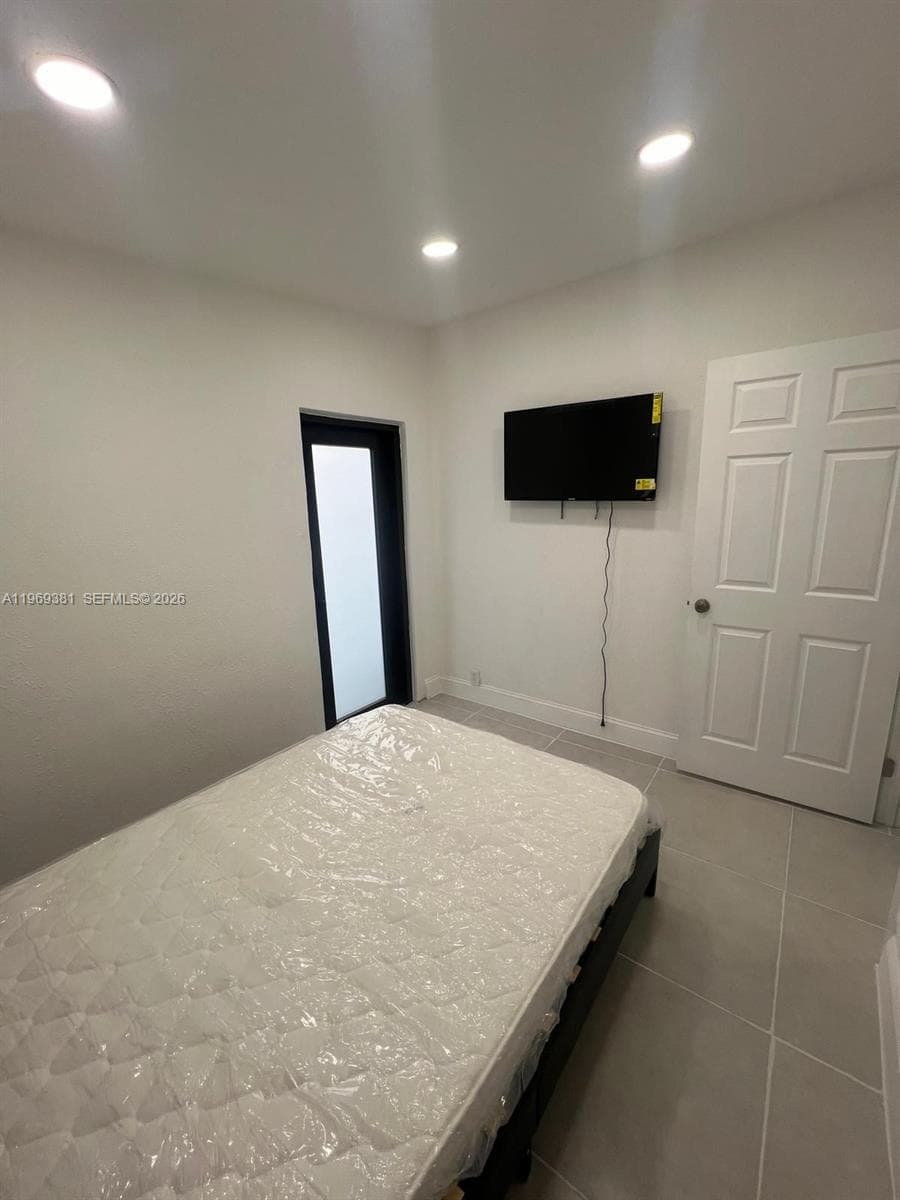 2061 Rutland St, Opa-Locka FL 33054 — 13