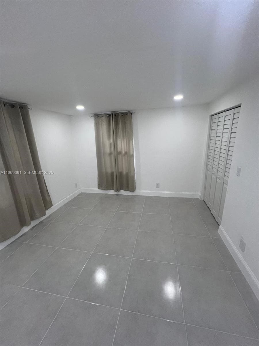 2061 Rutland St, Opa-Locka FL 33054 — 10
