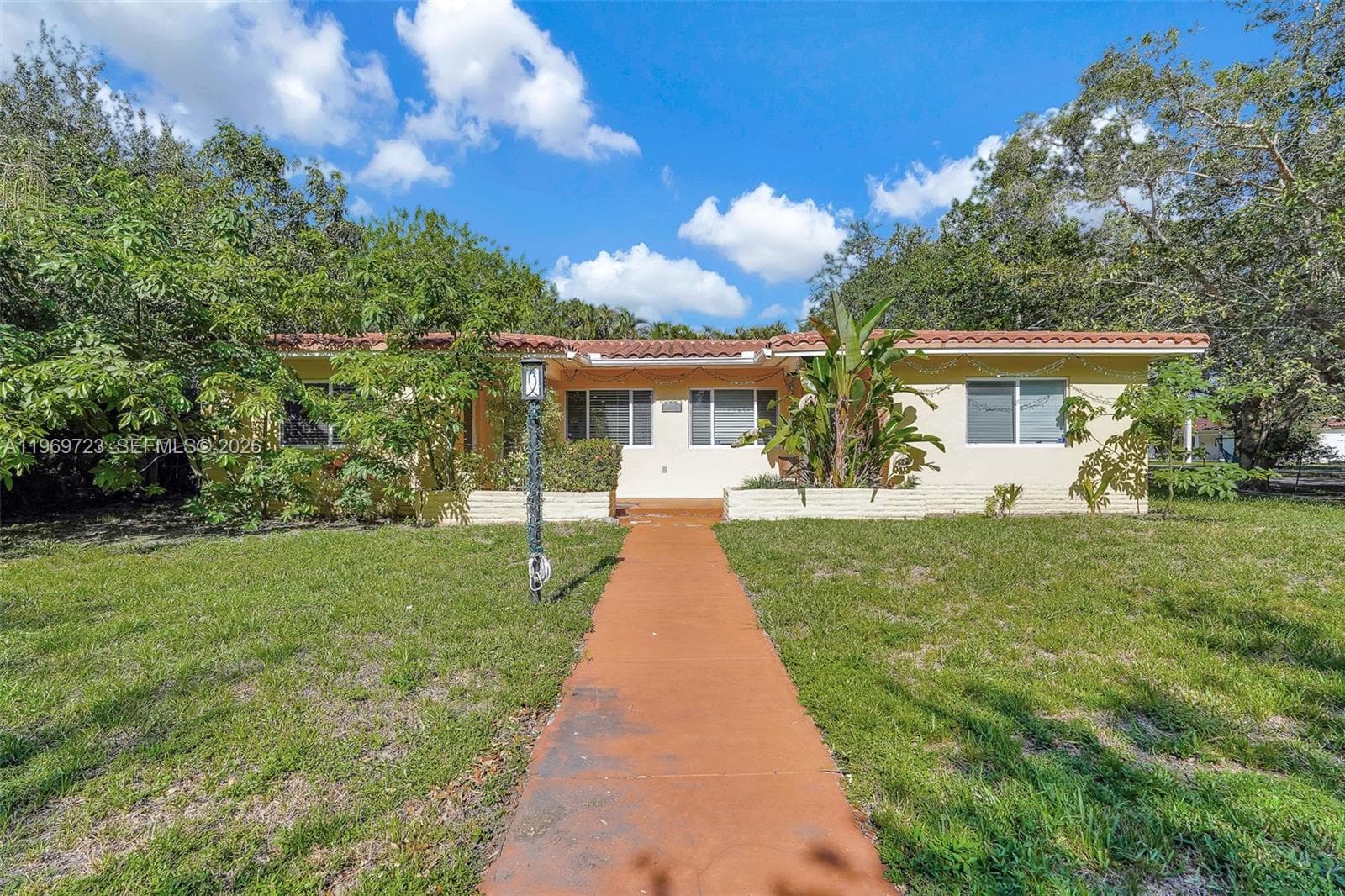 11919 NE 8th Ave, Biscayne Park FL 33161 — 39