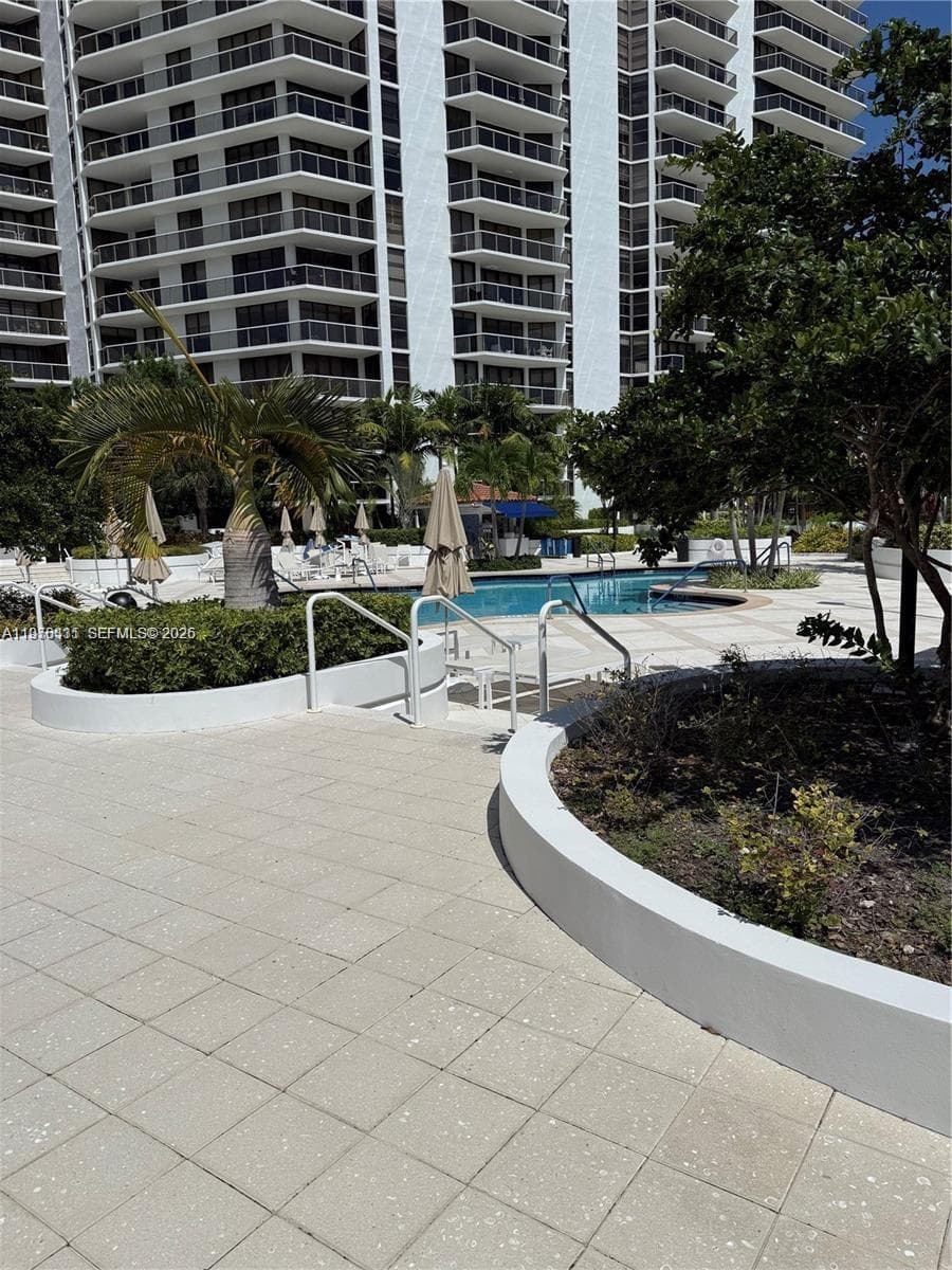 20281 E Country Club Dr, Aventura FL 33180 — 1