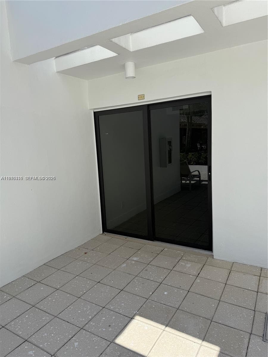 20281 E Country Club Dr, Aventura FL 33180 — 5