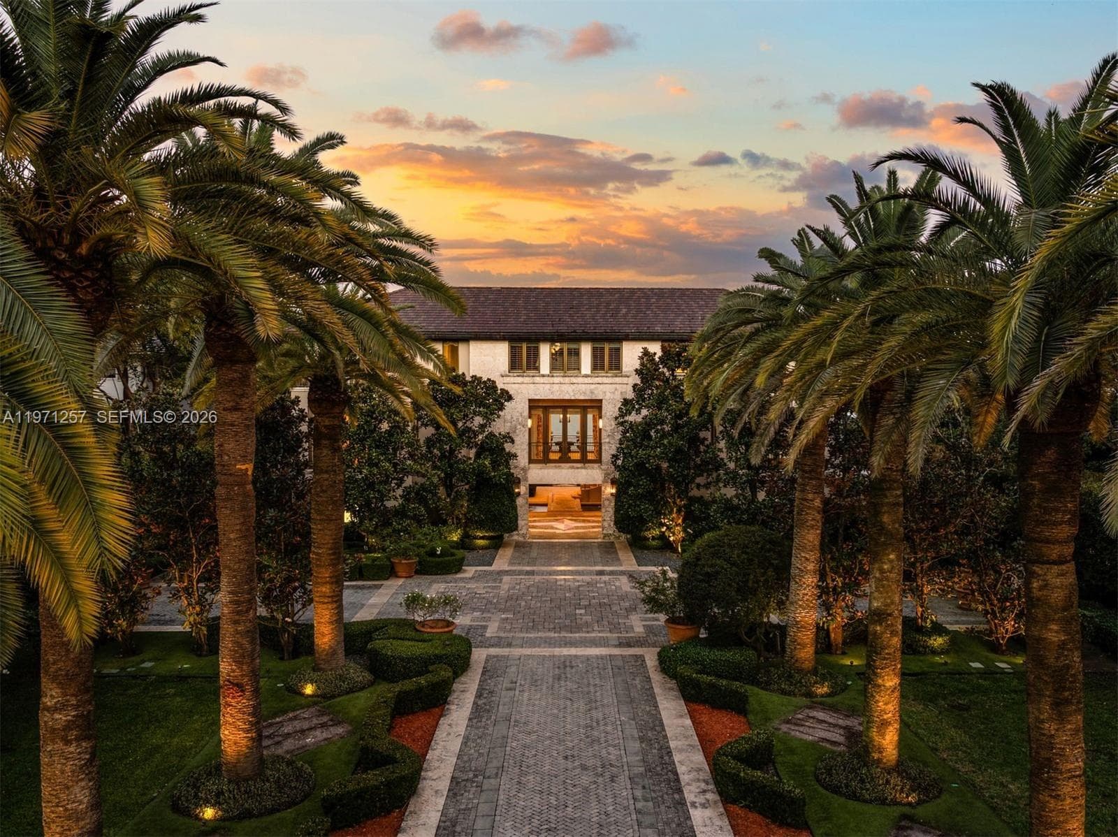 10 Tahiti Beach Island Rd, Coral Gables FL 33143 — 41