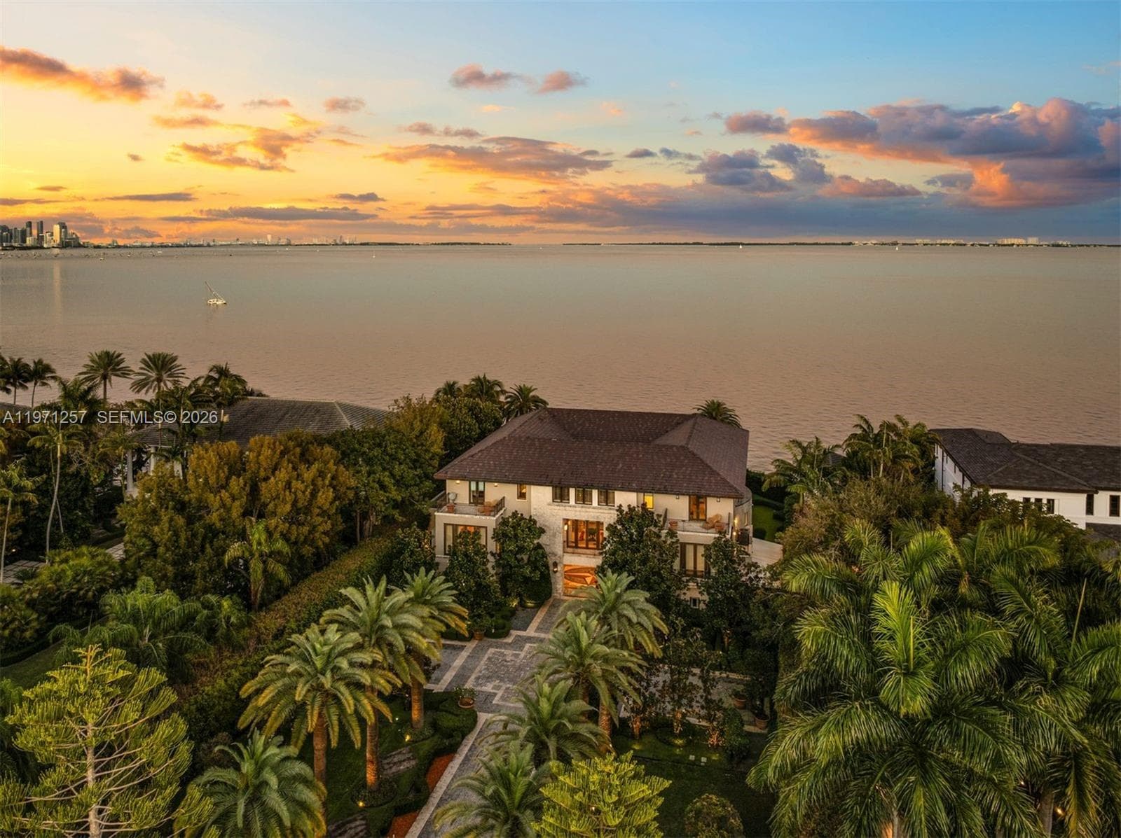 10 Tahiti Beach Island Rd, Coral Gables FL 33143 — 40