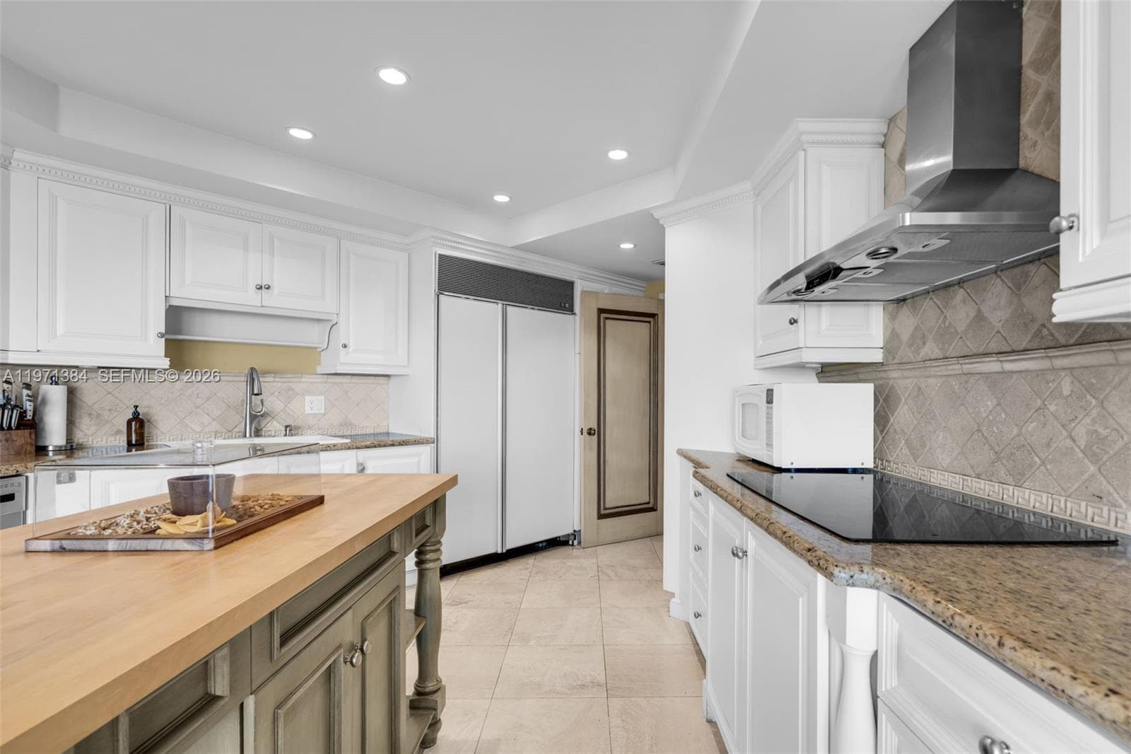 3000 Island Blvd # 2902, Aventura FL 33160 — 23