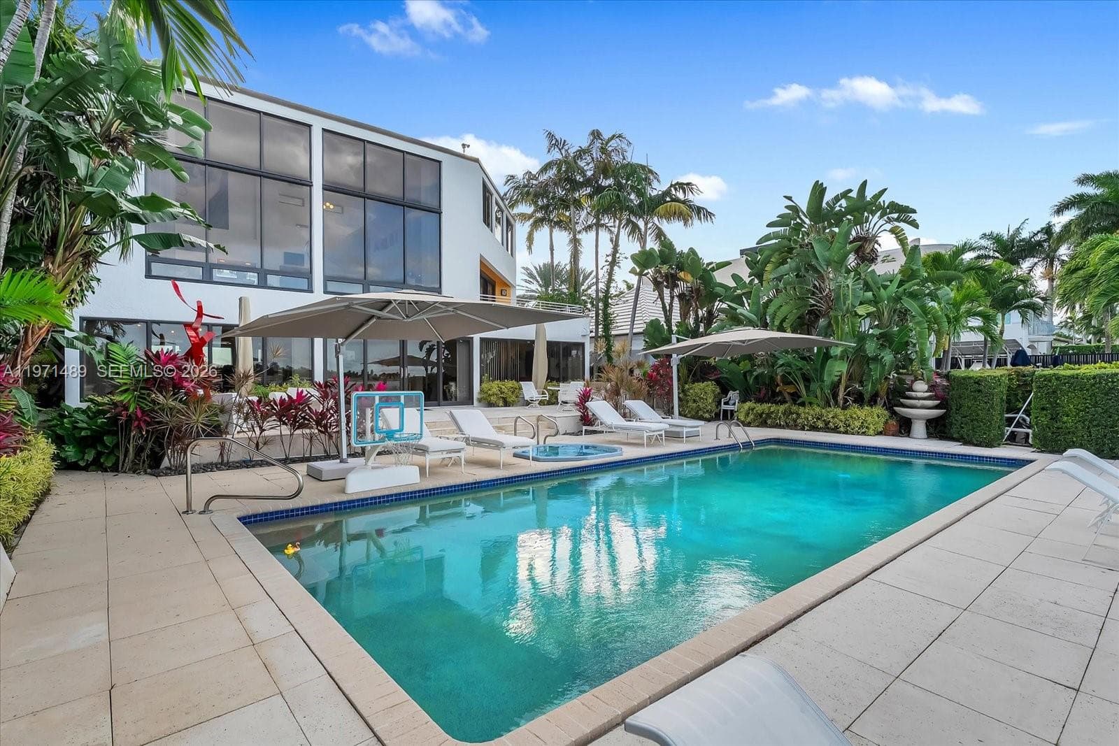 279 N Hibiscus Dr, Miami Beach FL 33139 — 6