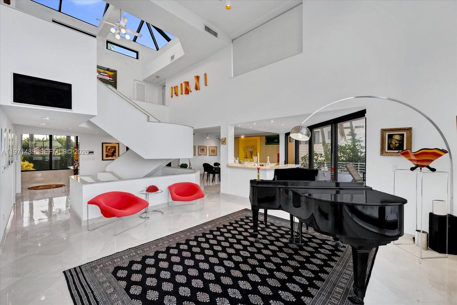 279 N Hibiscus Dr, Miami Beach FL 33139 — 32