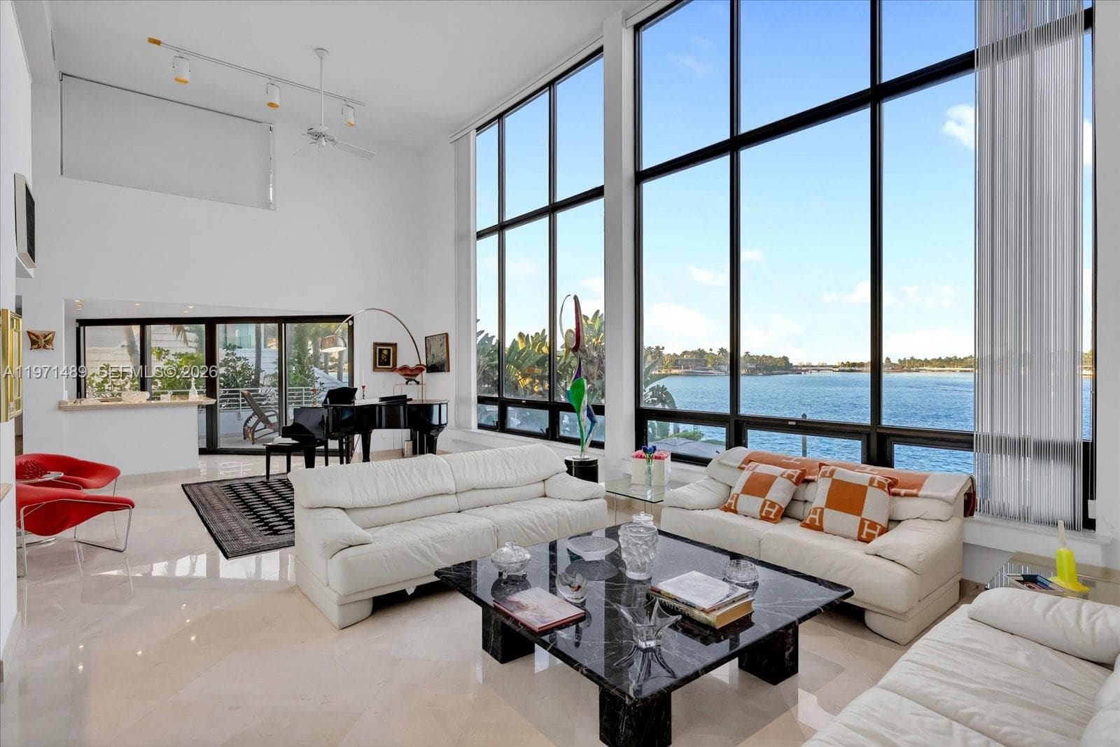 279 N Hibiscus Dr, Miami Beach FL 33139 — 28