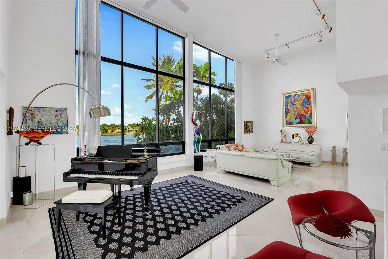 279 N Hibiscus Dr, Miami Beach FL 33139 — 30
