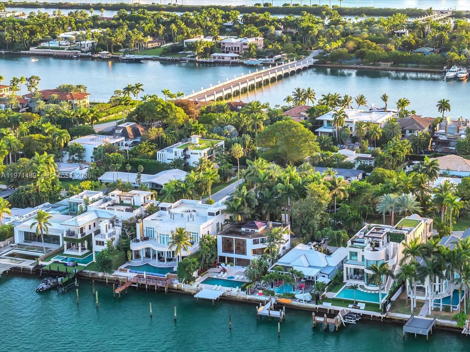 279 N Hibiscus Dr, Miami Beach FL 33139 — 10
